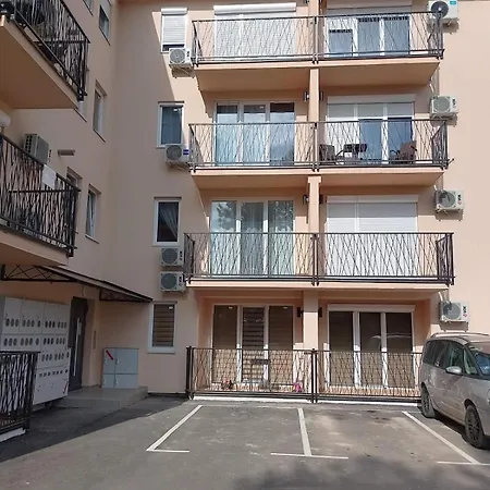 アパート Ombra Veliko Gradište